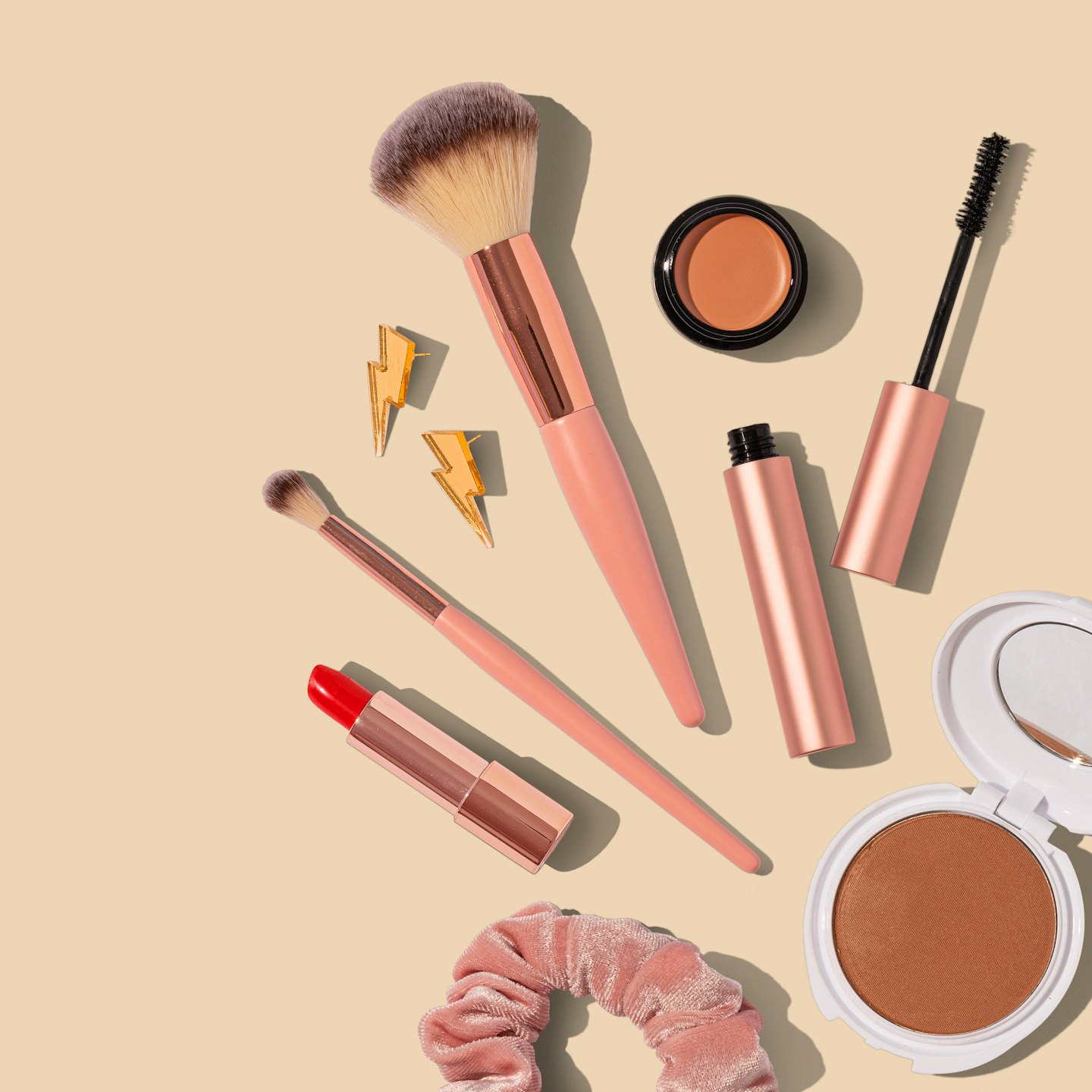 Einfache Beauty-Routine: Hautpflege und Make-up richtig kombinieren